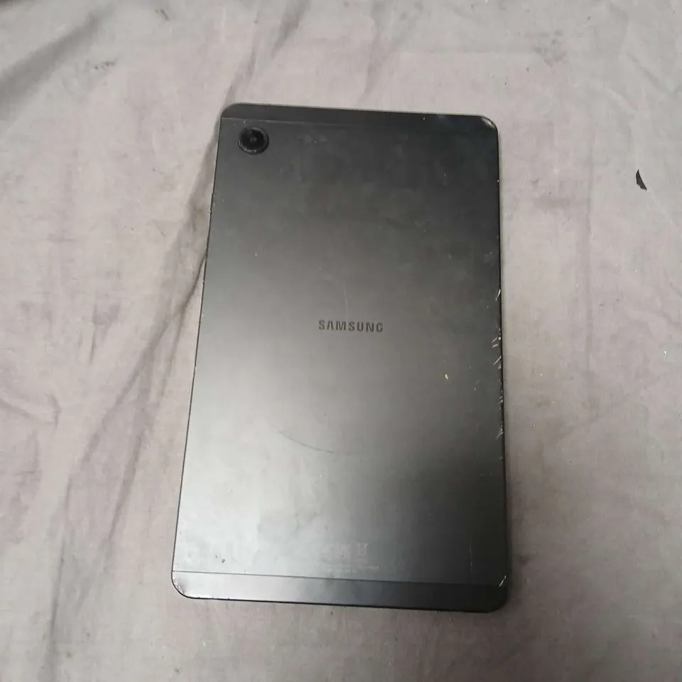 SAMSUNG TABLET – BLACK, CRACKED UNRESPONSIVE SCREEN