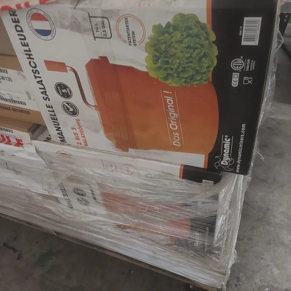 PALLET CONTAINING A VERY LARGE QUANTITY OF ASSORTED CATERING PRODUCTS INCLUDING: MANUAL SALAD SPINNERS, TEAPOTS, BEVERAGE DECANTER, ASSORTED DINNERWARE, JUGS ECT