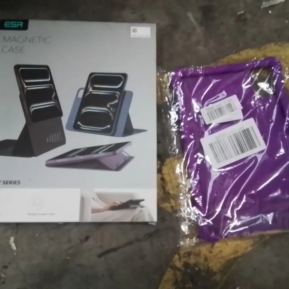 PALLET CONTAINING A LARGE QUANTITY OF TABLET CASES AND SCREEN PROTECTORS 