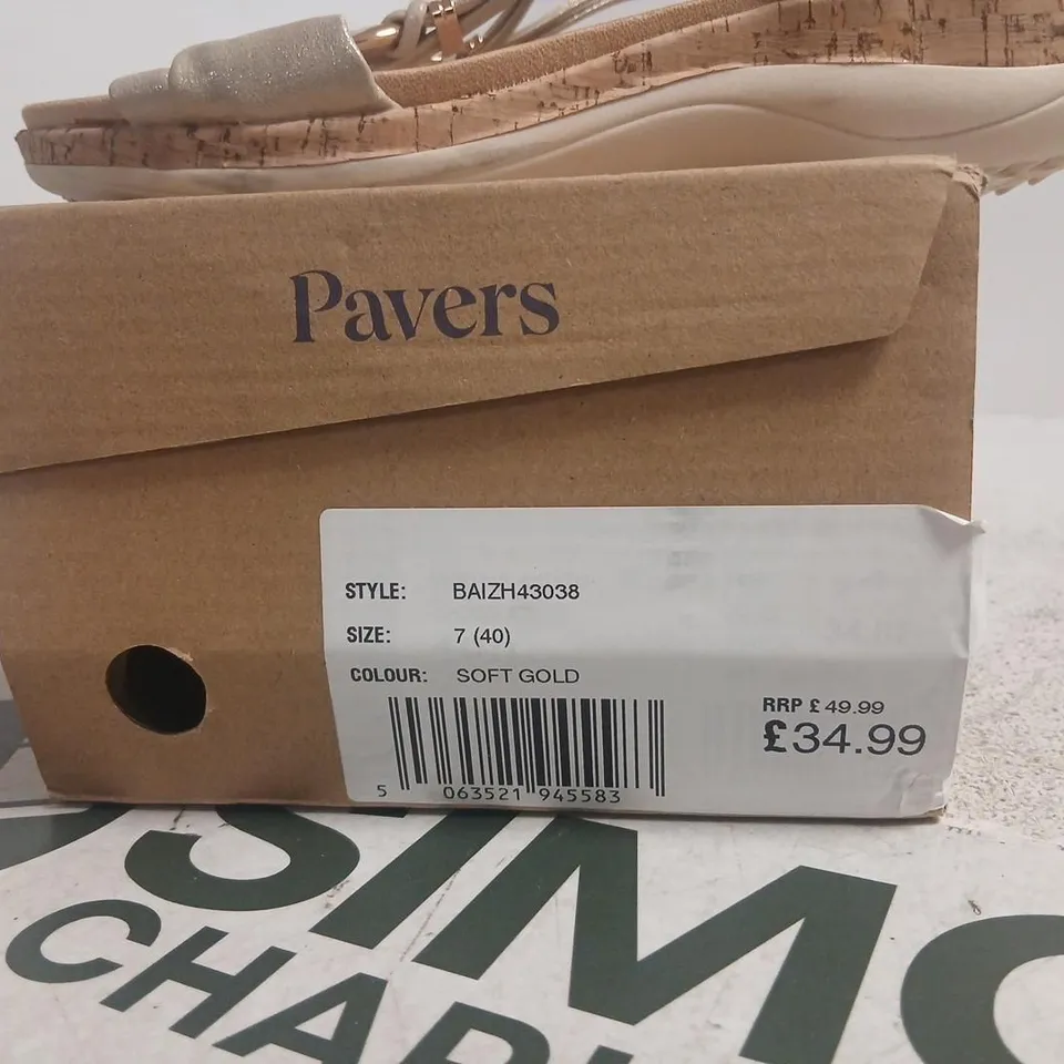 PAVERS WOMEN’S SOFT GOLD SANDALS – UK 7 (EU 40) BOW FRONT, BOXED