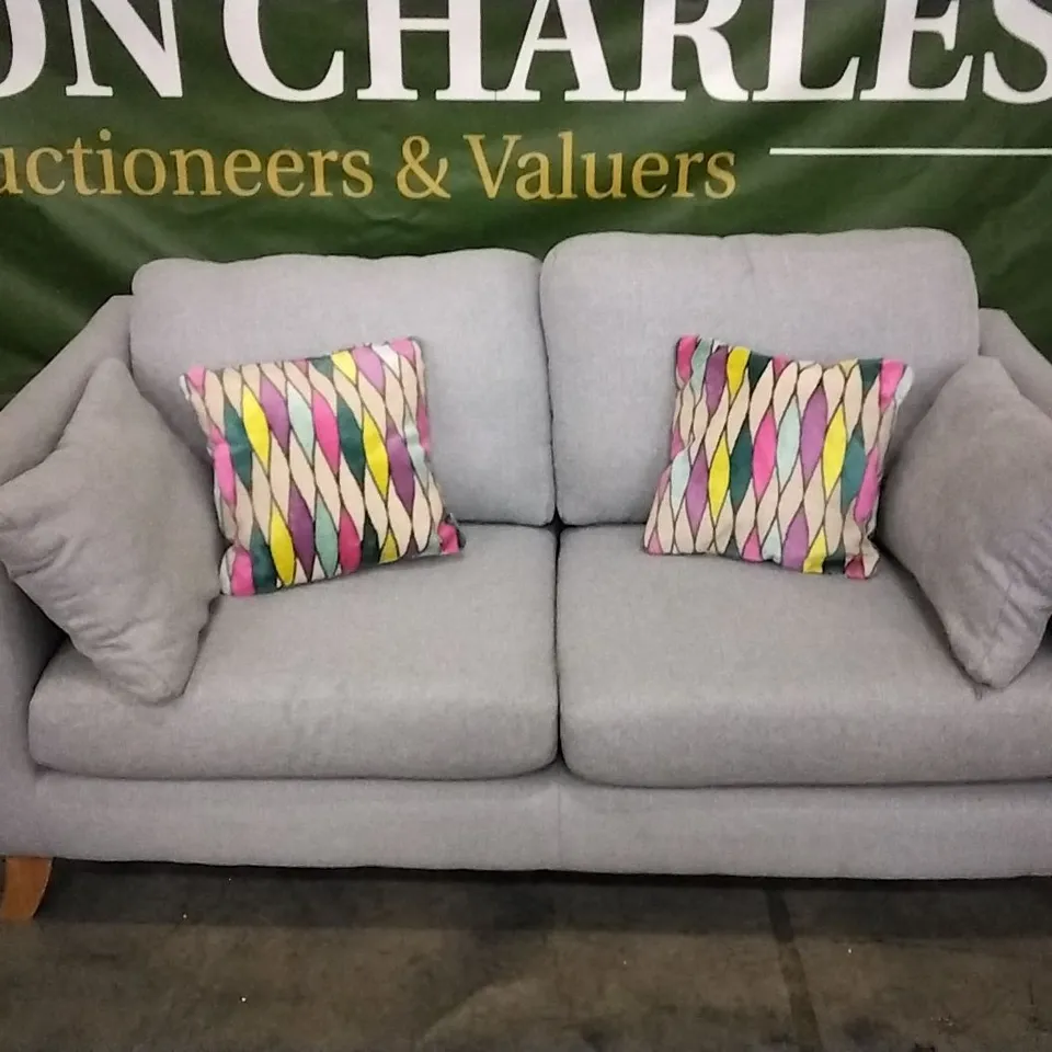 QUALITY DESIGNER LIGHT GREY FABRIC WITH SCATTERBACK CUSHIONS
