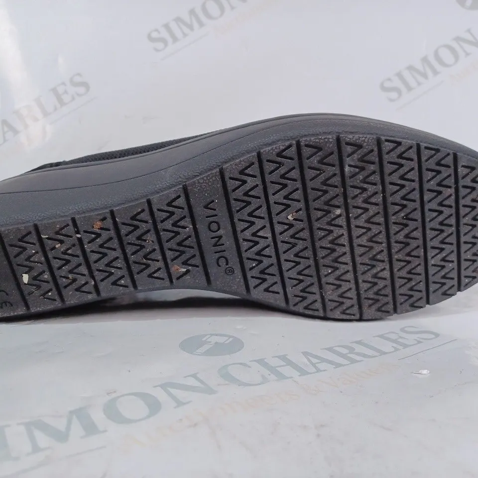 BOXED VIONIC JACEY SLIP-ON SHOES IN BLACK SIZE 8