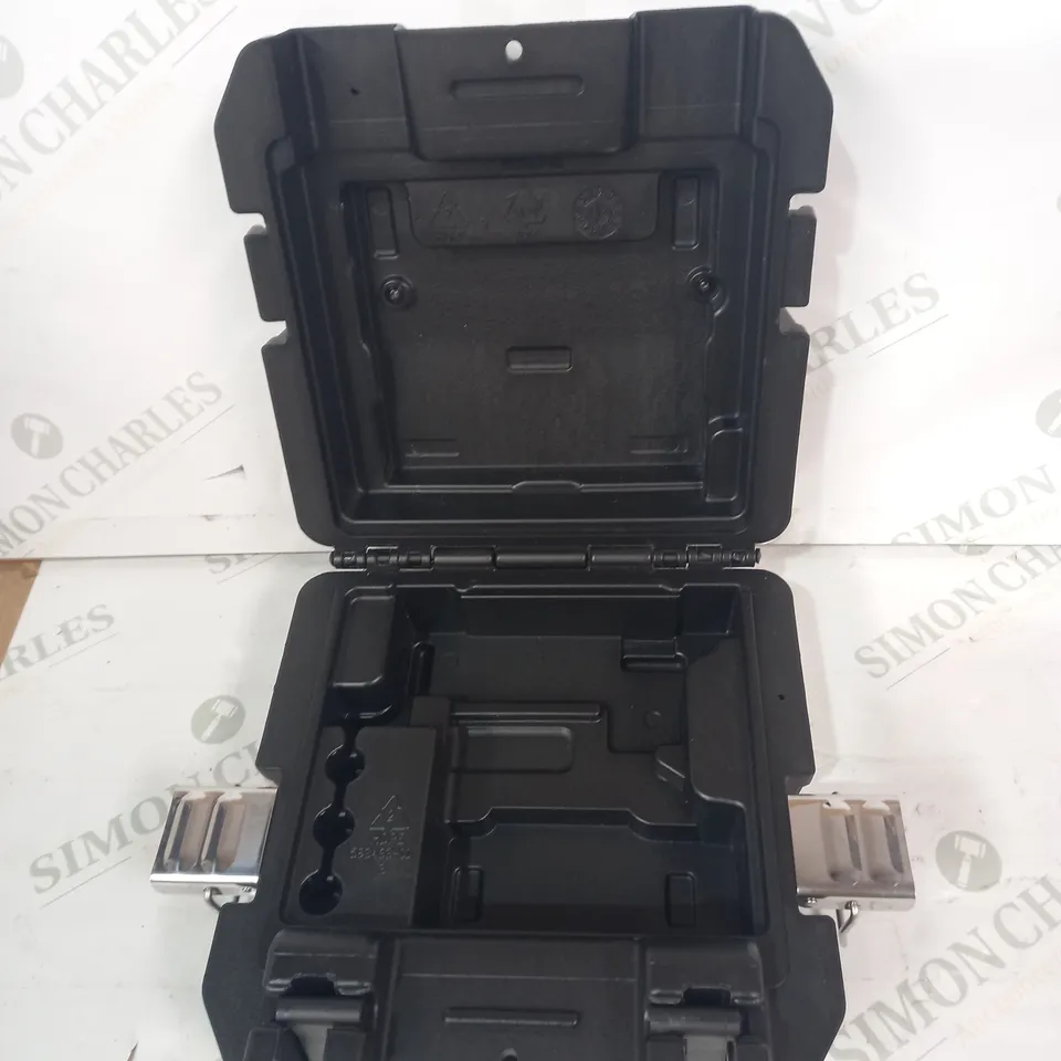 DEWALT SMALL CARRY TOOLBOX