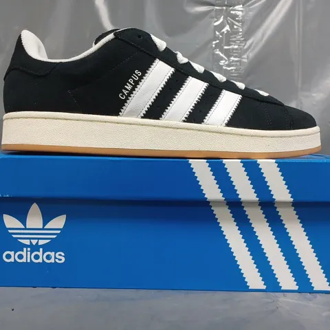 BOXED PAIR OF ADIDAS CAMPUS 00S SHOES IN BLACK/WHITE SIZE UK 12
