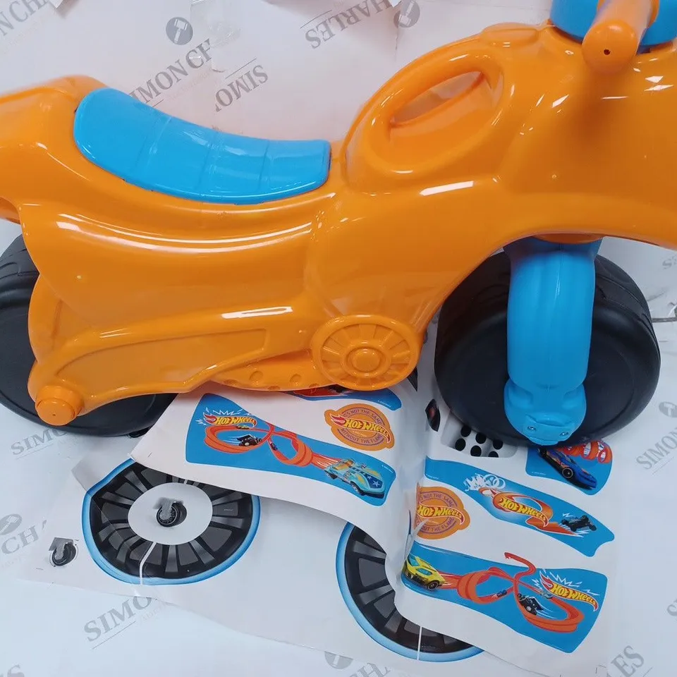 HOT WHEELS RIDE ON MOTO RRP £35.99
