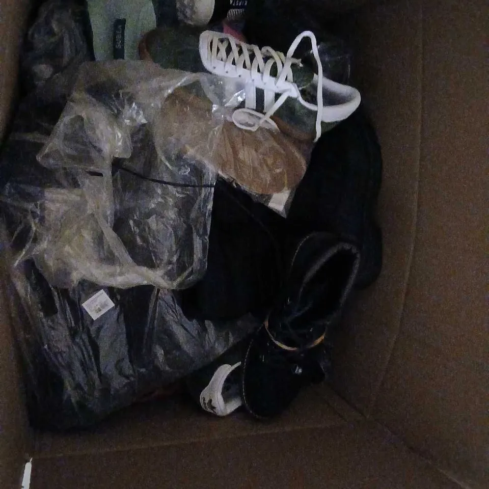 LARGEW QUANTITY OF ASSORTED SHOES AND FOOTWEAR