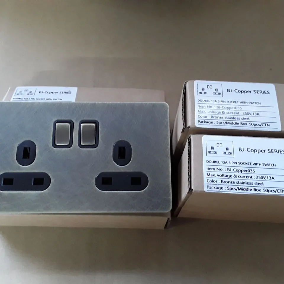 LOT OF 3 DOUBLE 13A 3-PIN SOCKETSVWITH SWITCHES