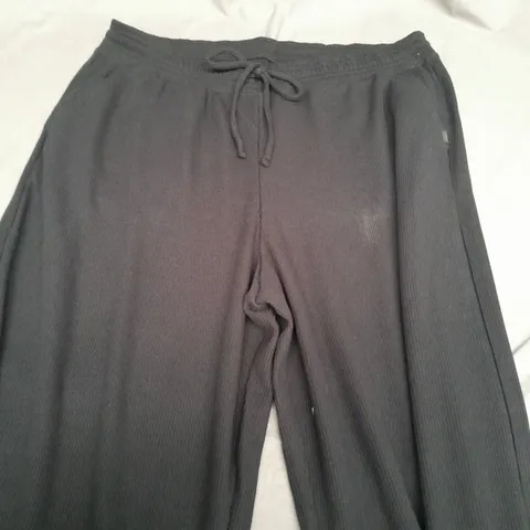 GILLY HICKS BLACK BAGGY TROUSERS - XL