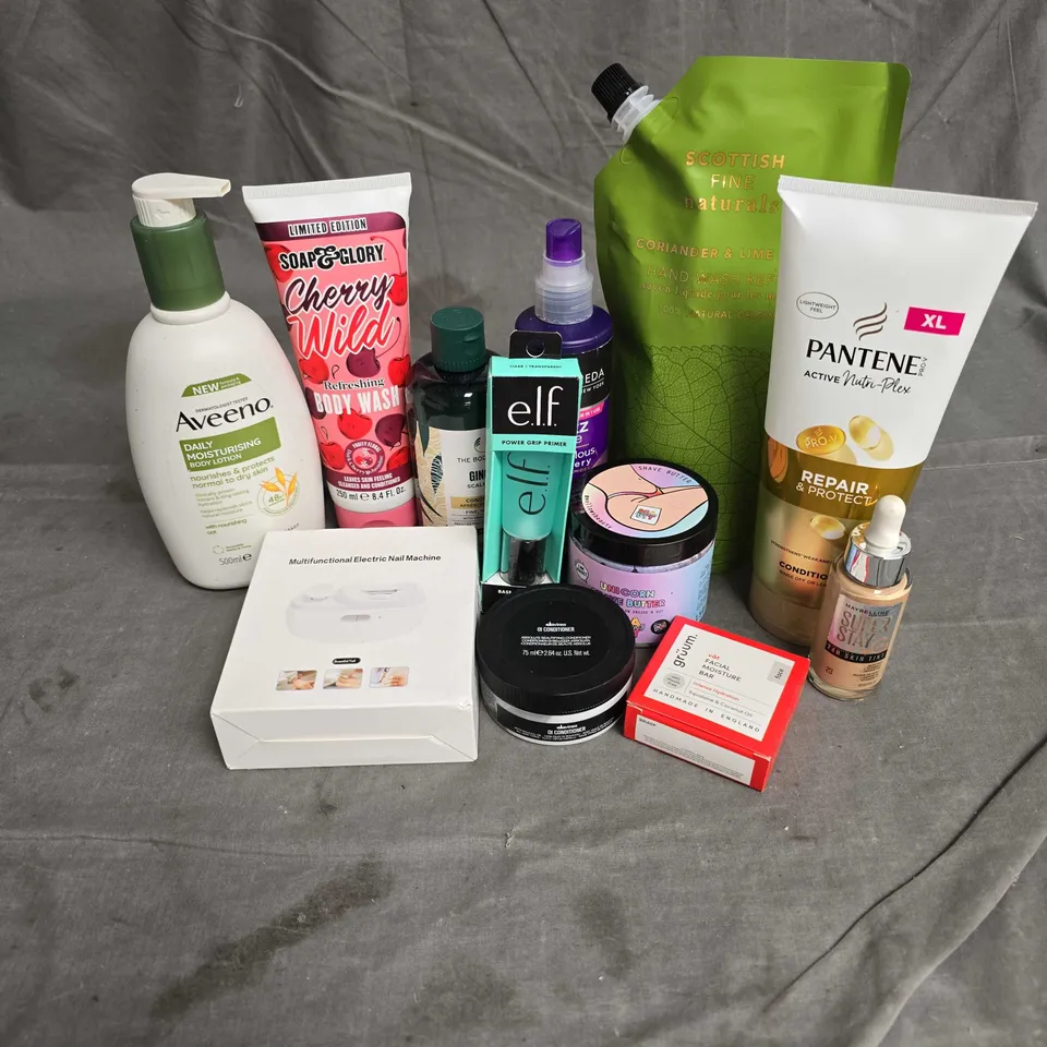 APPROXIMATELY 20 ASSORTED HEALTH & BEAUTY PRODUCTS TO INCLUDE - AVEENO BODY LOTION - ELF POWER GRIP PRIMER - DAVINES OI CONDITIONER - ETC