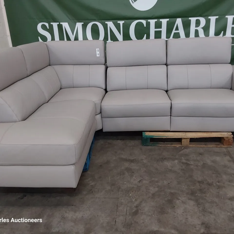 QUALITY ITALIAN DESIGNER GIORGIO POWER RECLINING CHAISE SOFA WITH ADJUSTABLE HEADRESTS LIGHT GREY LEATHER 