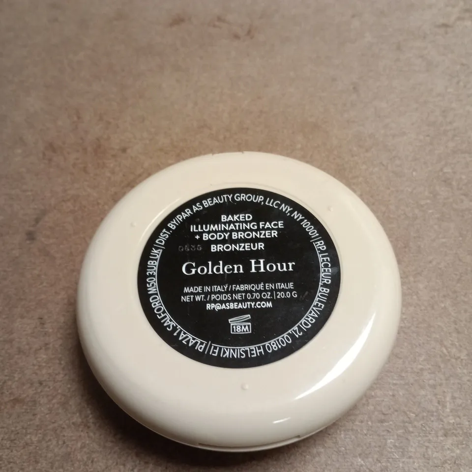 LAURA GELLER GOLDEN HOUR BAKED ILLUMINATING FACE & BODY BRONZER