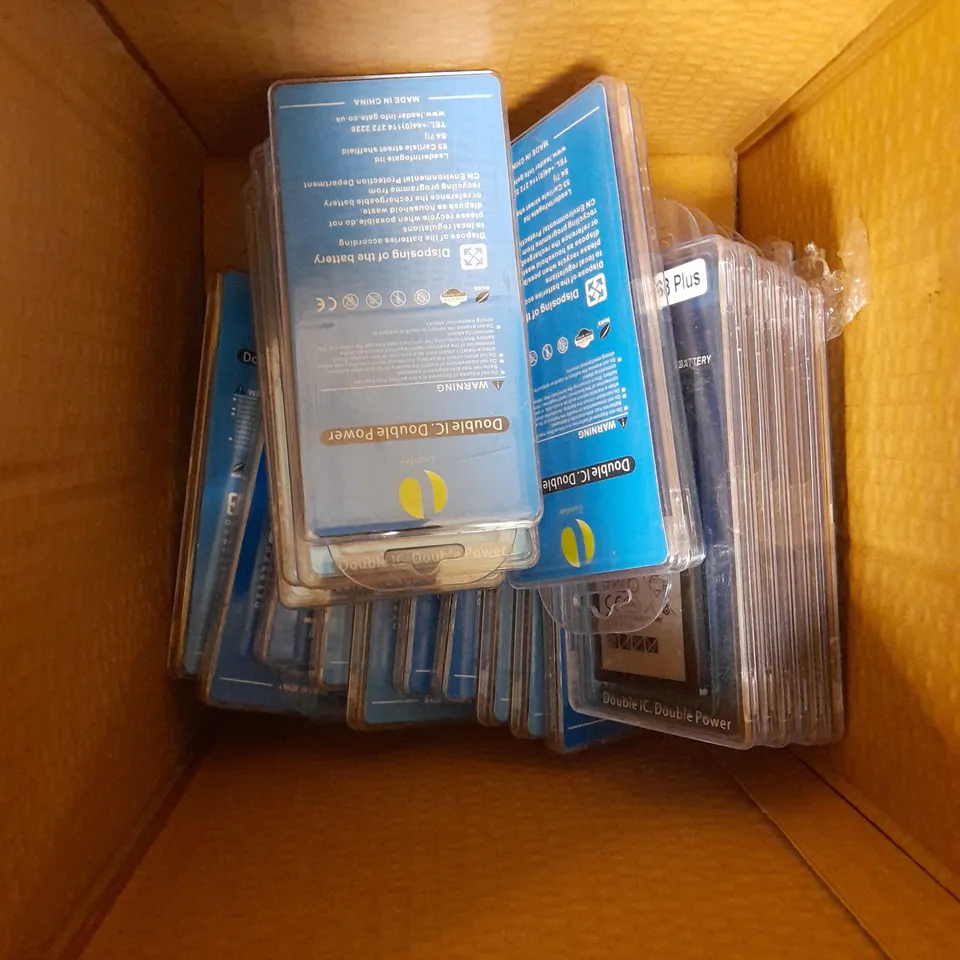 BOX OF APPROXIMATELY 35 ASSORTED SAMSUNG SMARTPHONE BATTERIES FOR VARIOUS MODELS TO INCLUDE S8 PLUS, S4, S5 ETC