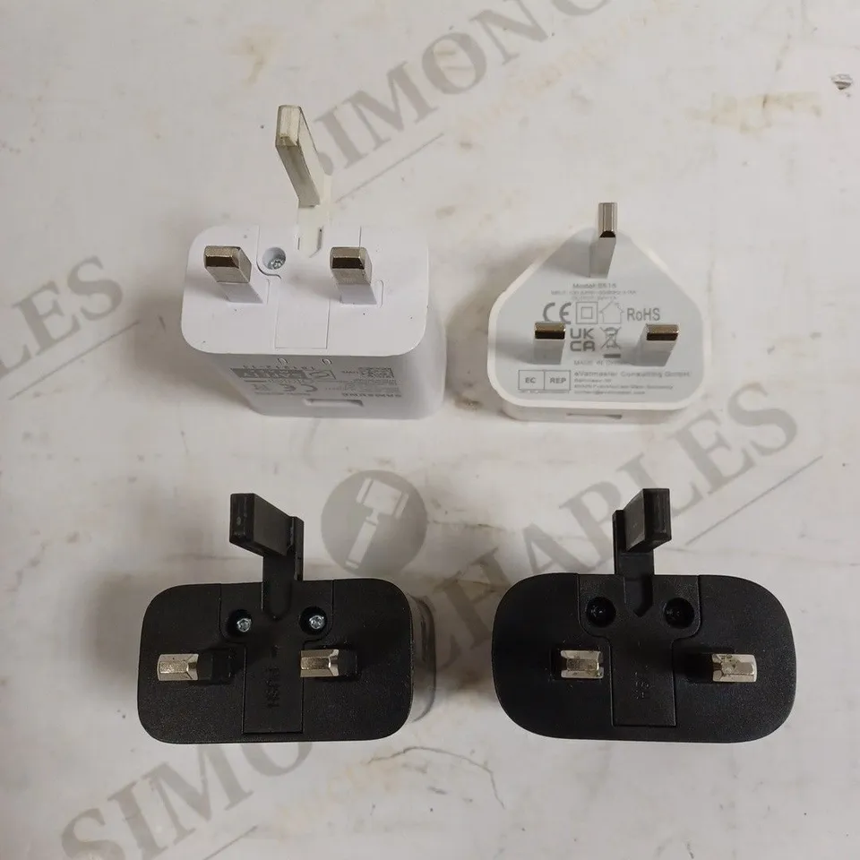 APPROXIMATELY 200 ASSORTED USB PLUGS  TO INCLUDE; 70 FOLDING PINS APPLE PLUGS USB 5W AND 130 MISCELLANEOUS USB