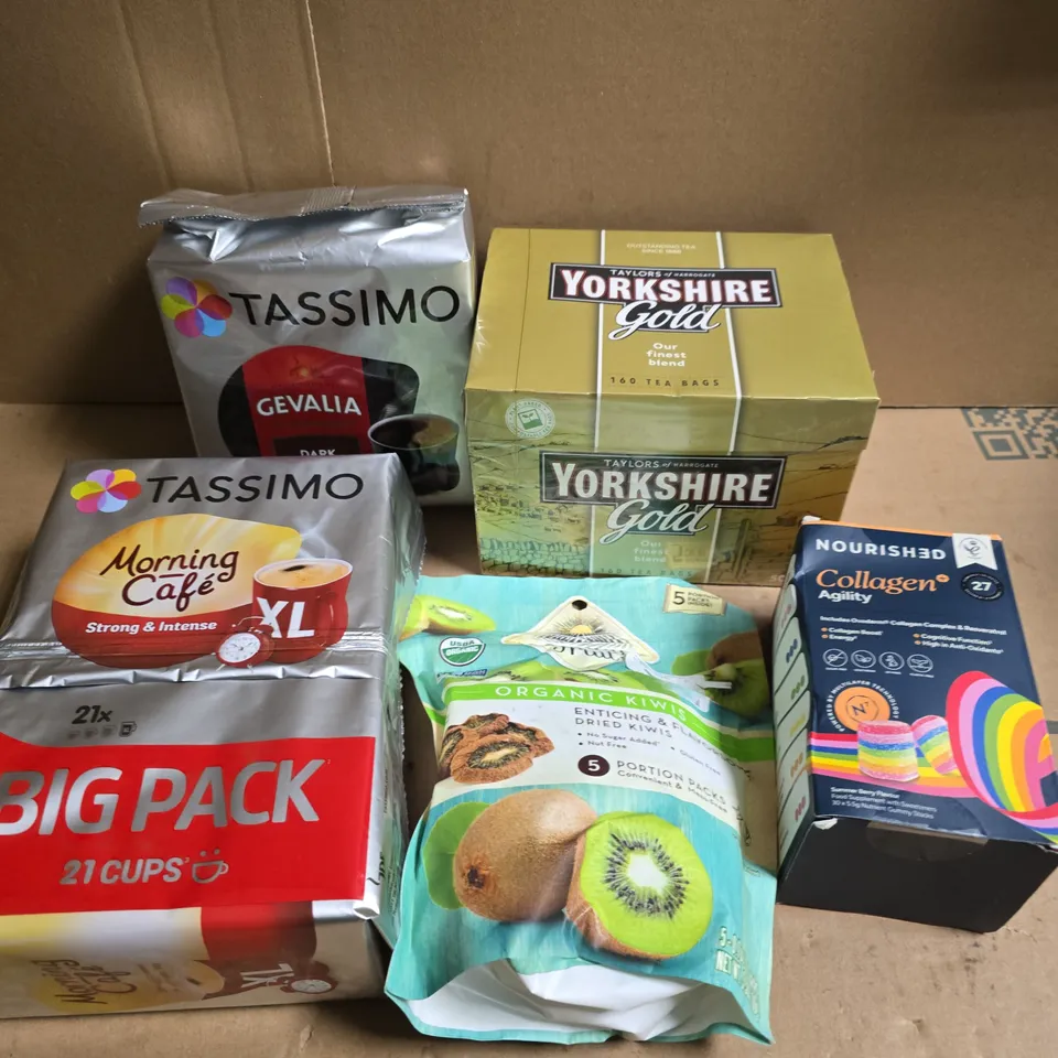 APPROXIMATELY 5 ASSORTED FOOD/DRINK PRODUCTS TO INCLUDE YORKSHIRE GOLD TEA, TASSIMO COFFEE, DRIED KIWIS ETC 