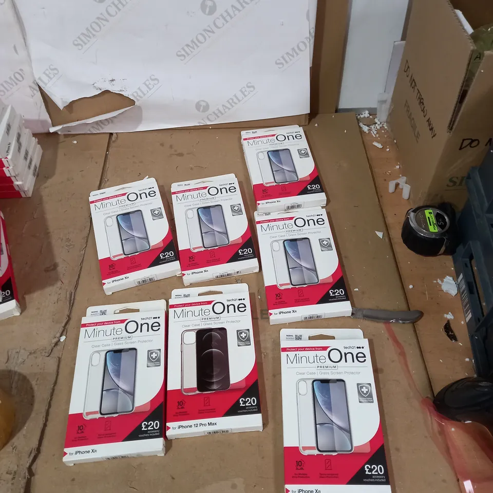 LOT OF 7 TECH 21 MINUTE ONE CLEAR IPHONE XR, IPHONE 12 PRO MAX CASES