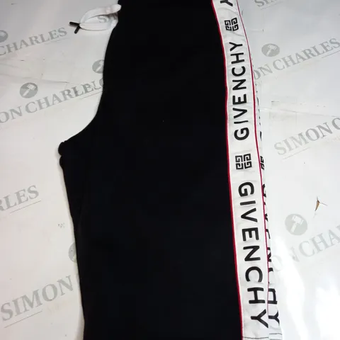 GIVENCHY CASUAL SHORTS SIZE 12