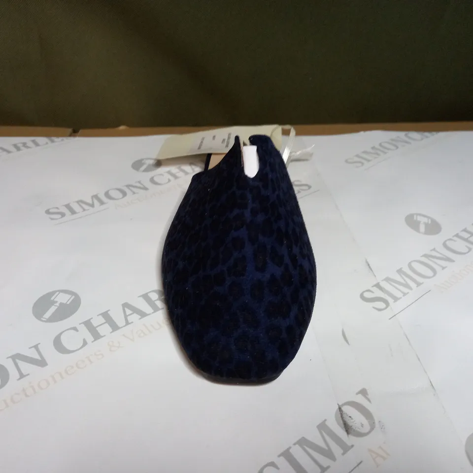 KASARA LEOPARD MULE SHOES SIZE 5