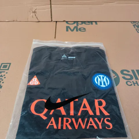INTER MILAN FC JERSEY - SIZE M
