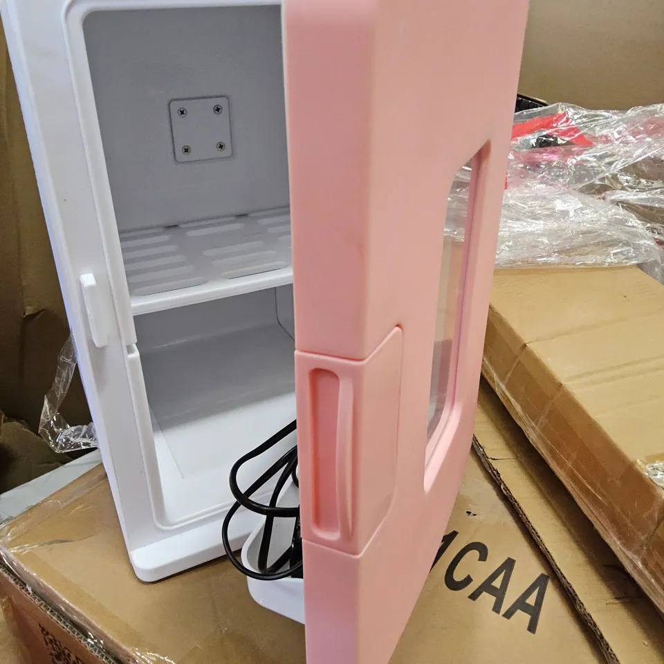 PALLET OF ASSORTED ITEMS TO INCLUDE,DEHUMIDIFIER, OFFICE CHAIR, 12V CAN FRIDGE, DANCE MATS, RUSSELL HOBBS MICROWAVE, CAMERA DANCE MAT.