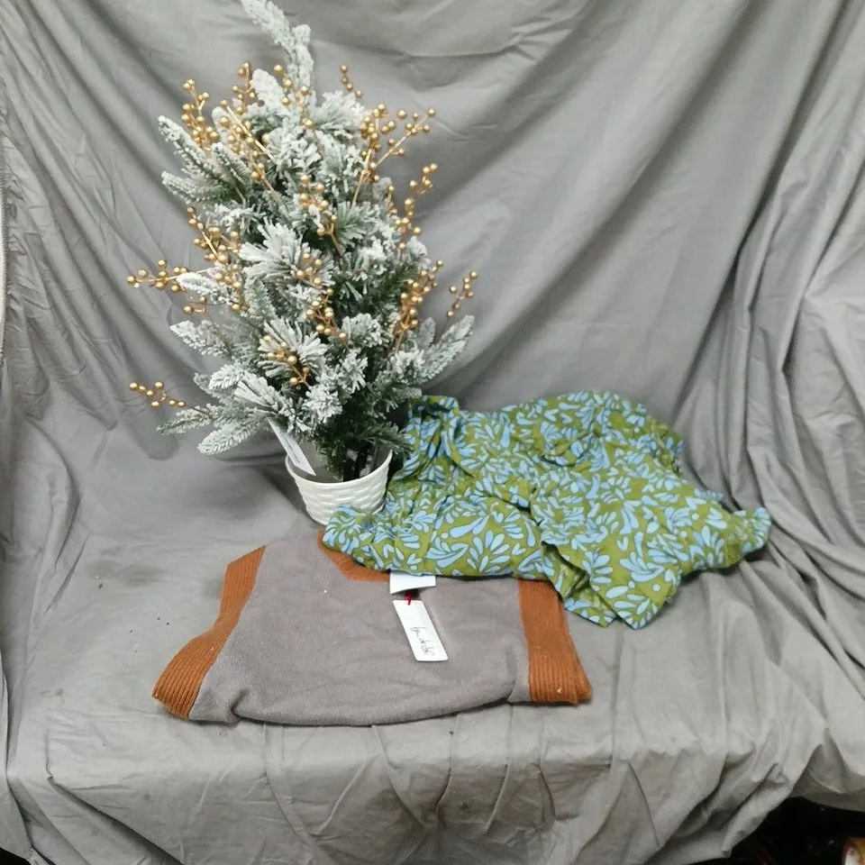 BOX OF APPROXIMATELY 5 ASSORTED HOUSEHOLD ITEMS INCLUDING MONSOON XXL SIZE DRESS, WINTER TREE DECORATION IN POT AND BEN DE LISI KNITTED SMALL SLEEVELESS JUMPER