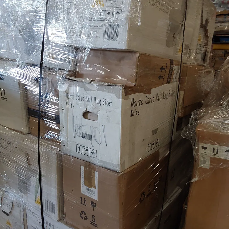 PALLET OF APPROX. 18 CLOSE COUPLED TOILETS