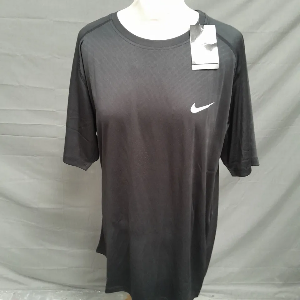 NIKE RUNNING TOP IN BLACK SIZE XL