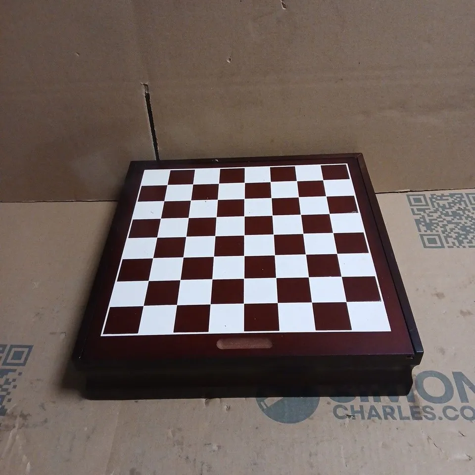 SPIN MASTER BOARD GAME SET WITH PLAYING PIECES, DICE AND ACCESSORIES – 10-GAME SET UNBOXED