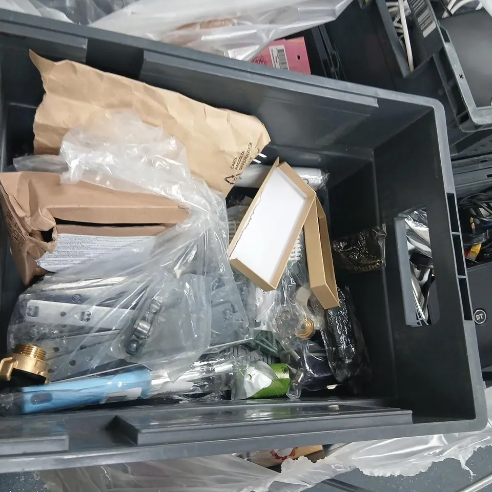 LOT OF ASSORTED HARDWARE AND TOOLS: FINDER RELAY MODULE, CABLE CUTTER, ENVELOPES AND DECORATIVE ITEMS