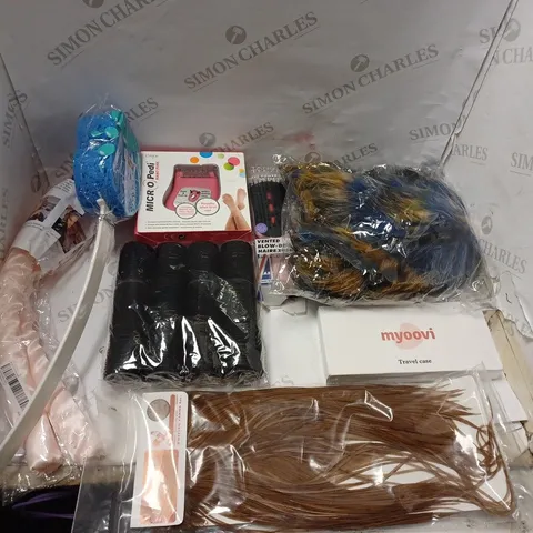 BOX OF APPROX 8 ASSORTED HEALTH AND BEAUTY ITEMS TO INCLUDE - MYOOVI TRAVEL CASE, HAIR BRUSH AND WIGS ETC