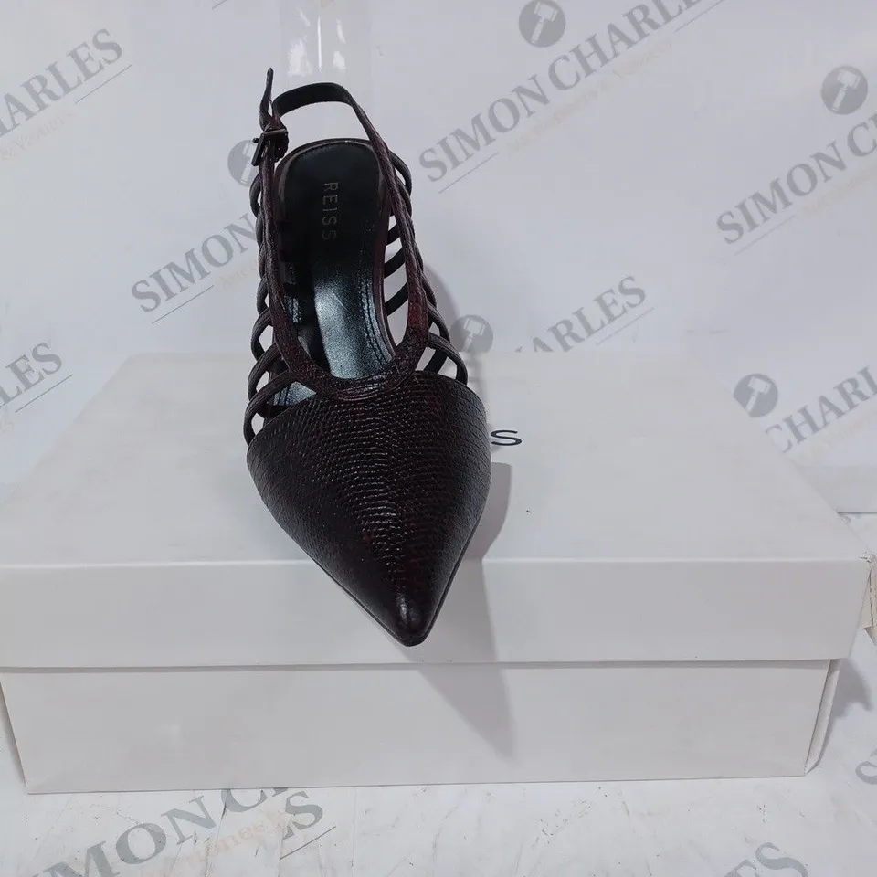 BOXED PAIR OF REISS DAPHNE SLINGBACK HEELS IN POMEGRANATE SIZE 6