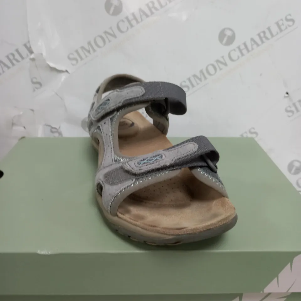 BOXED FREE SPIRIT SMOKE SANDALS - SIZE 5