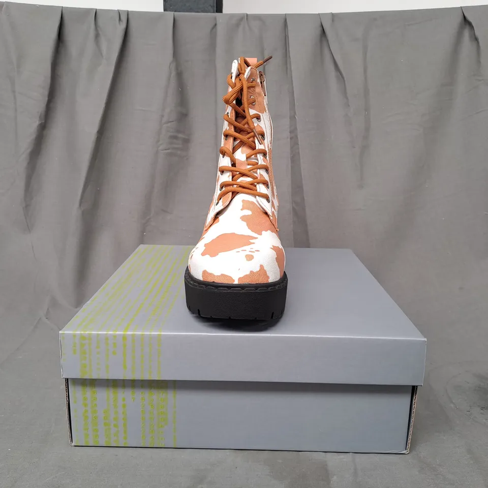 BOXED PAIR OF KOI CLARABELLE BROWN COW PRINT SWITCH LACE UP BOOTS UK SIZE 8