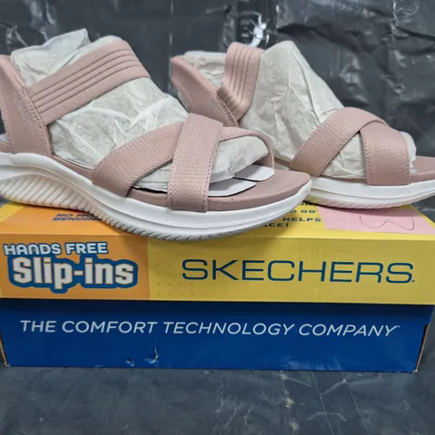 BOXED PAIR OF SKECHERS ULTRA FLEX OPEN TOE SANDALS IN BLUSH SIZE 5.5