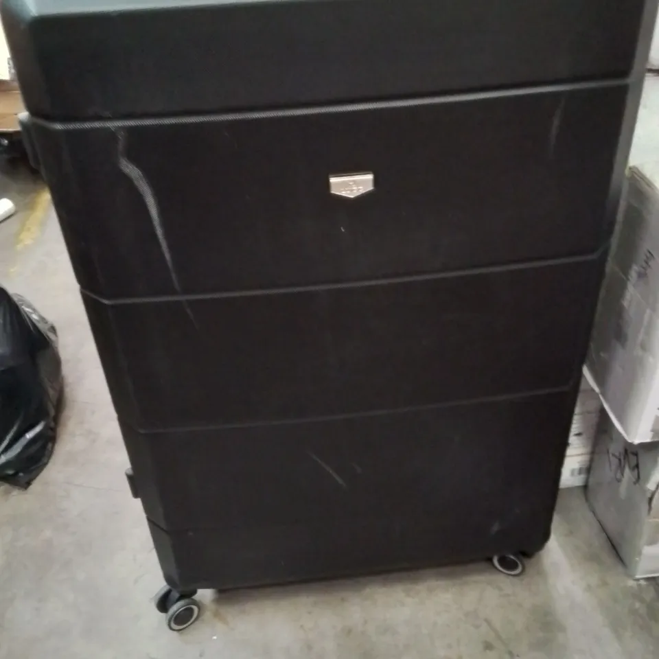 LUGG TRAVEL SUITCASE BLACK 