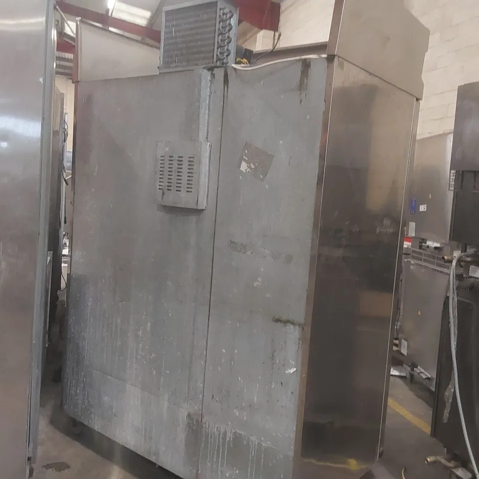 INOMAK P750 COMMERCIAL DOUBLE DOOR UPRIGHT TEMPERATURE CONTROLLED FOOD STORAGE CABINET