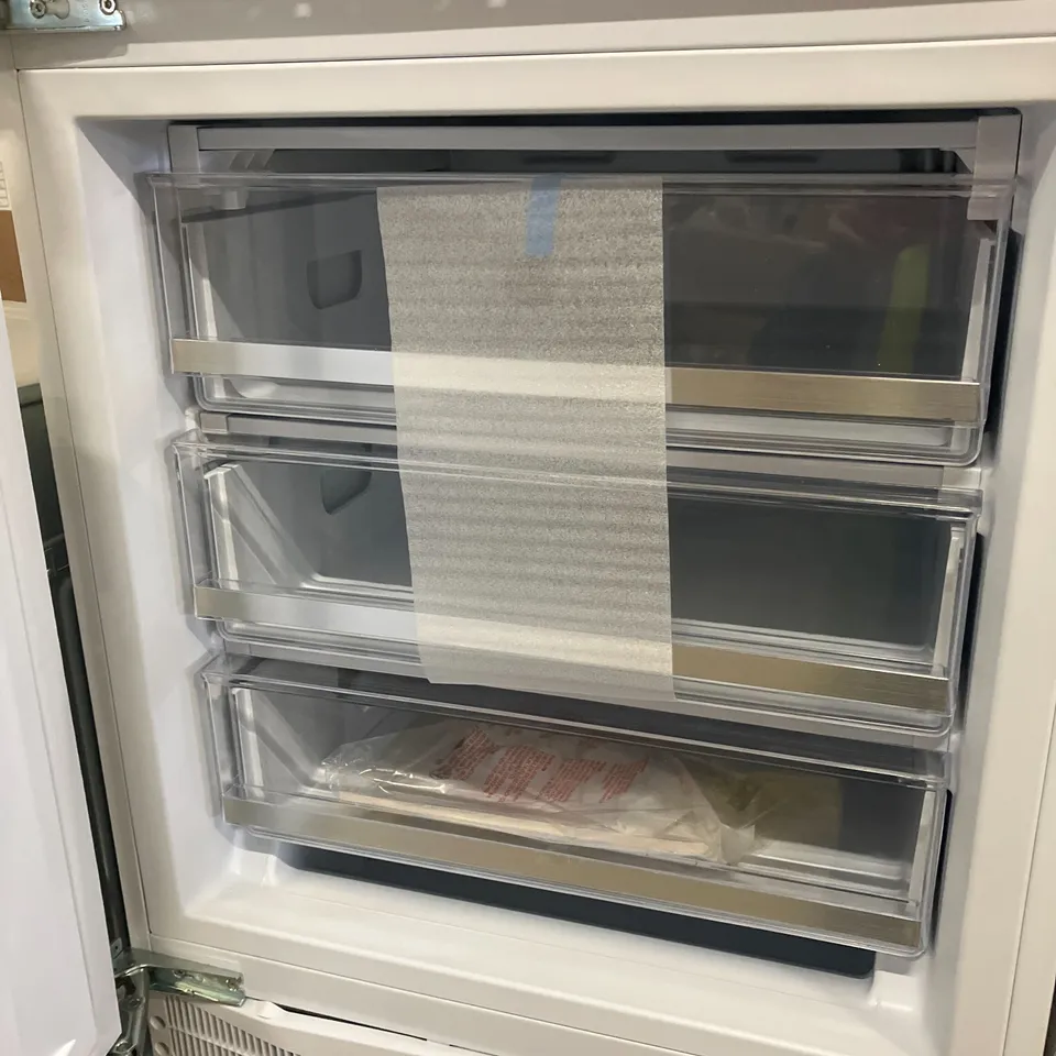 HOOVER HUSE68EWKP INTEGRATED H-FREEZE 300 UNDERCOUNTER FREEZER 95L WHITE - UNPROCESSED RAW RETURN