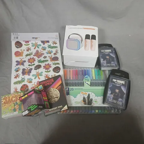 ASSORTED TOYS AND ACCESSORIES TO INCLUDE;  CHILDREN'S CRAFTS AND ART SUPPLIES SET