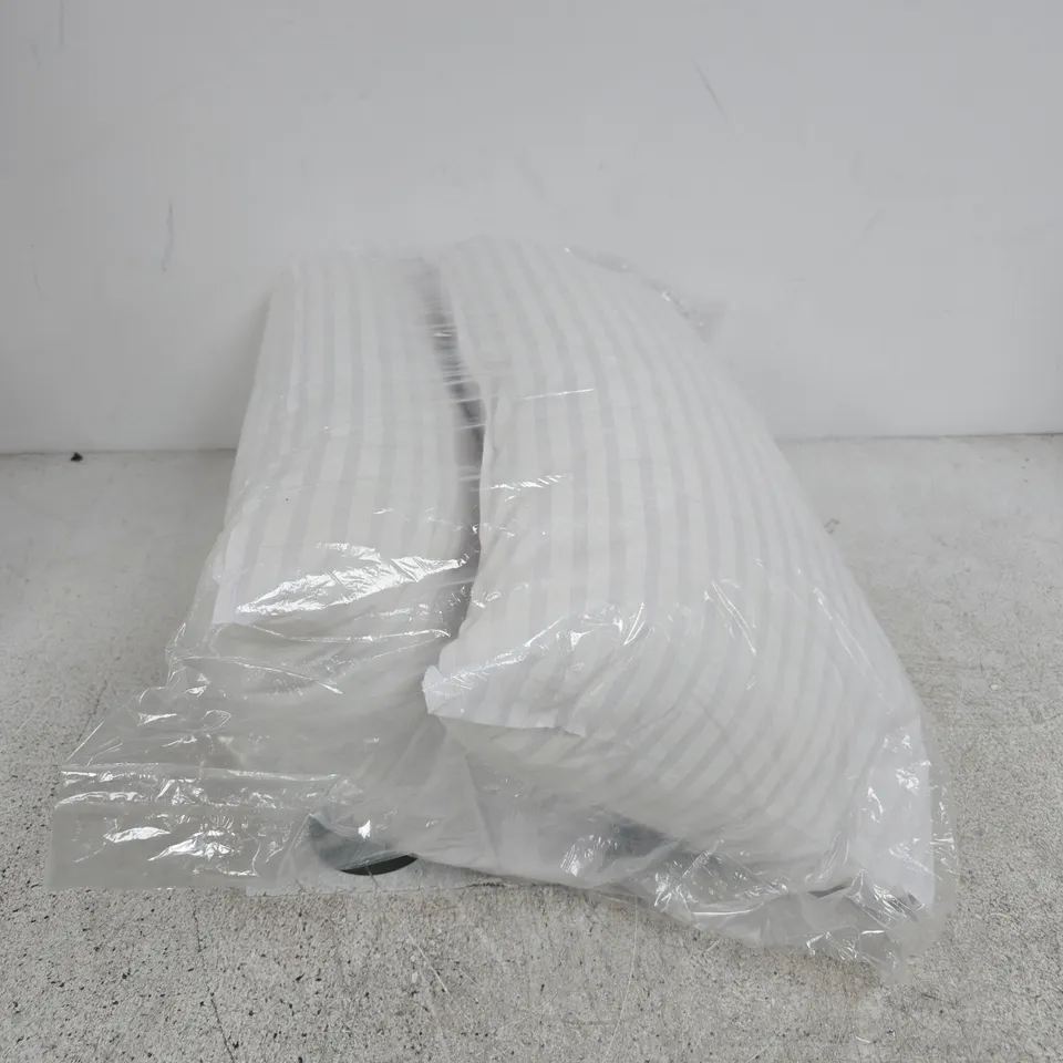 STRIPED CUSHION'S / PILLOW'S (UNBRANDED) – WHITE
