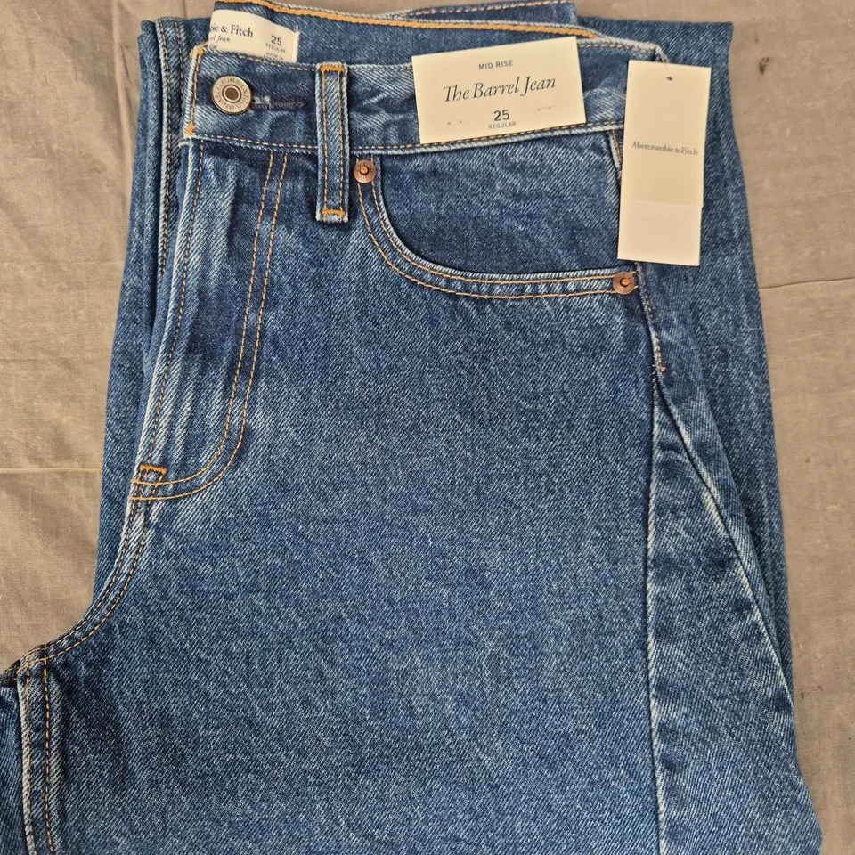 ABERCROMBIE & FITCH MID-RISE THE BARREL JEANS IN BLUE SIZE 25R
