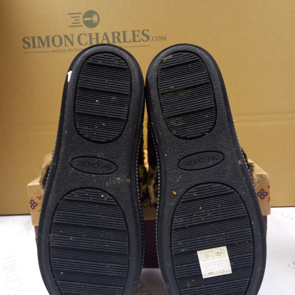 SKETCHERS FUR LEOPARD SLIPPERS SIZE 4.5