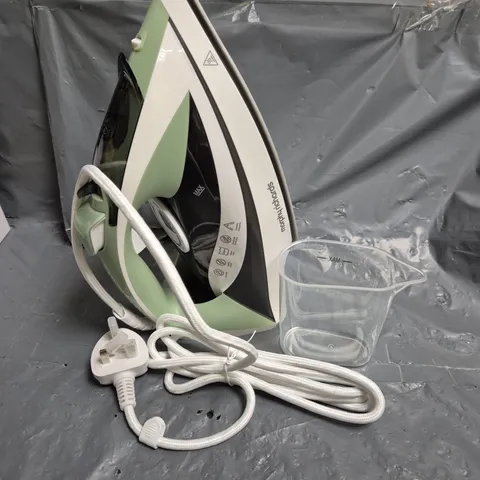 BOXED MORPHY RICHARDS STEAM FLOW 2400W IRON 