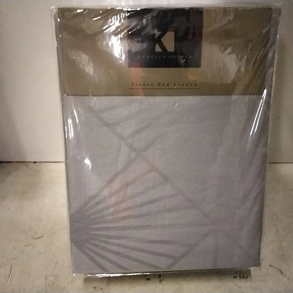 BRAND NEW KELLY HOPPEN DUVET SET ,GREY  , SUPERKING 