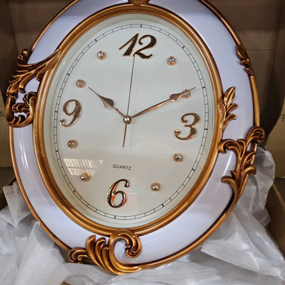 DECORATIVE WALL CLOCK GOLD/WHITE