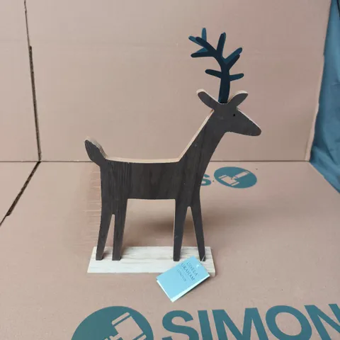 approximately 32 GISELA GRAHAM WOODEN DEER ORNAMENTS
