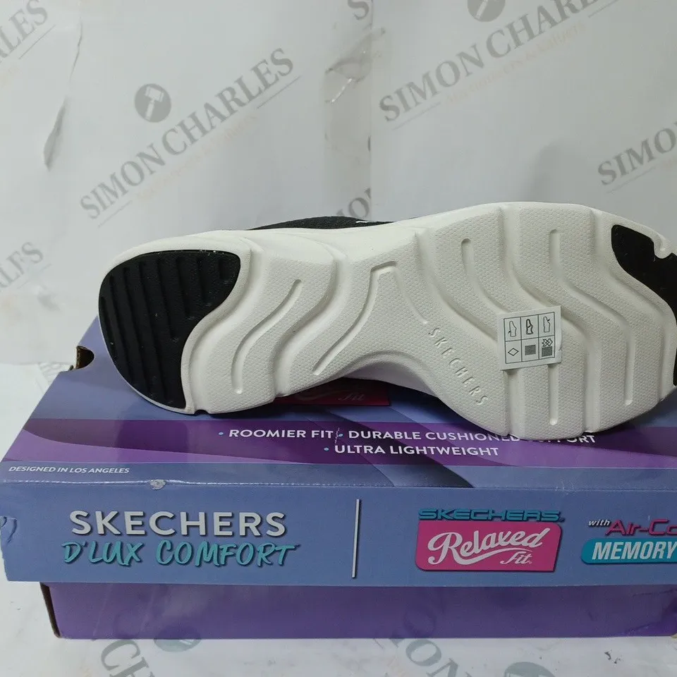 SKECHERS D'LUX BLACK TRAINER - SIZE UK 5.5
