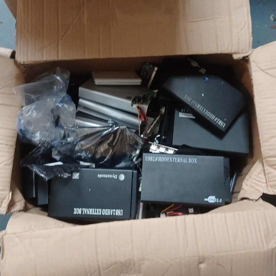APPROXIMATELY 30 DYNAMODE ASSORTED USB2.0 HDD EXTERNAL BOXES