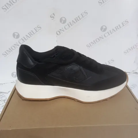 BOXED DUNE EMBOSSED LACE UP RUNNER SHOES, BLACK - SIZE 6