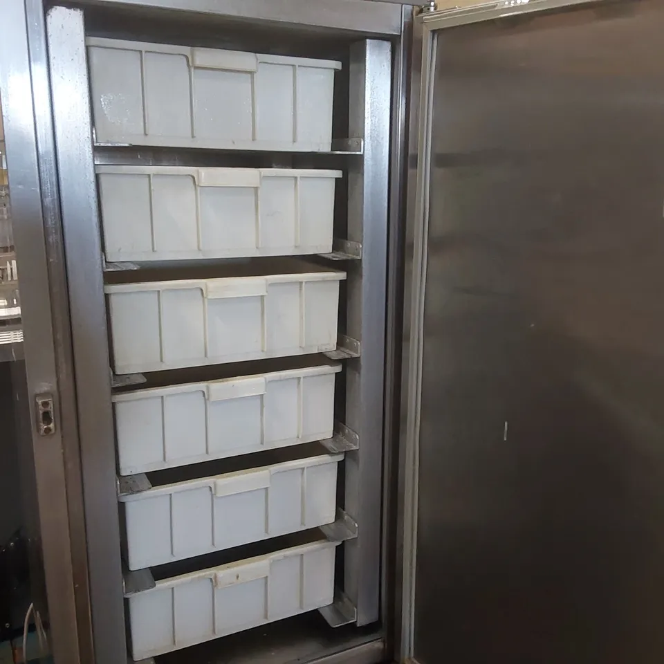 FOSTER COMMERCIAL FISH FRIDGE