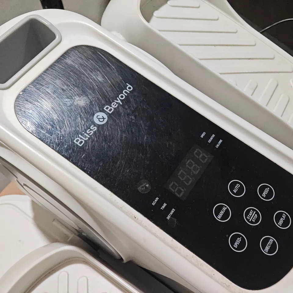 BLISS & BEYOND FOOT MASSAGER