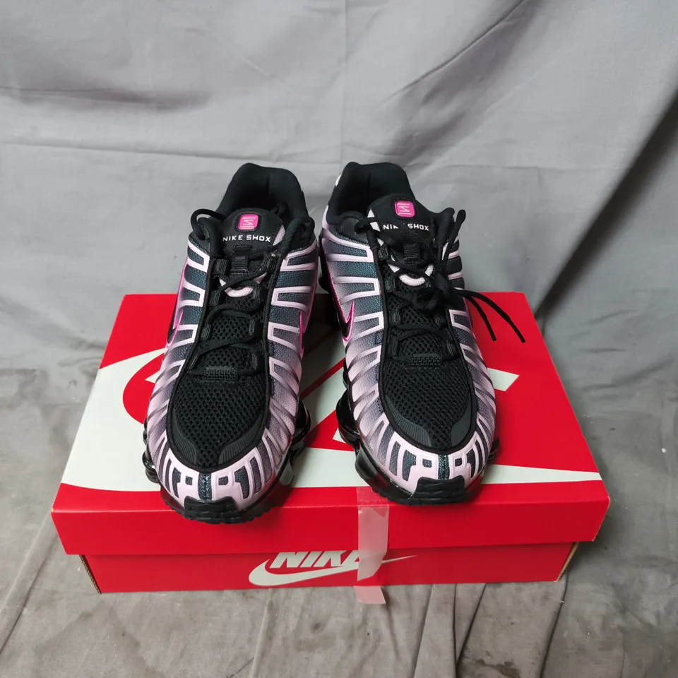 BOXED PAIR OF NIKE WOMENS SHOX TRAINERS BLACK/PINK - UK 5